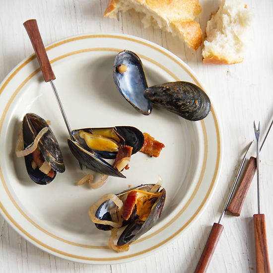 Mussels, Bacon and Apples Baked in Parchment