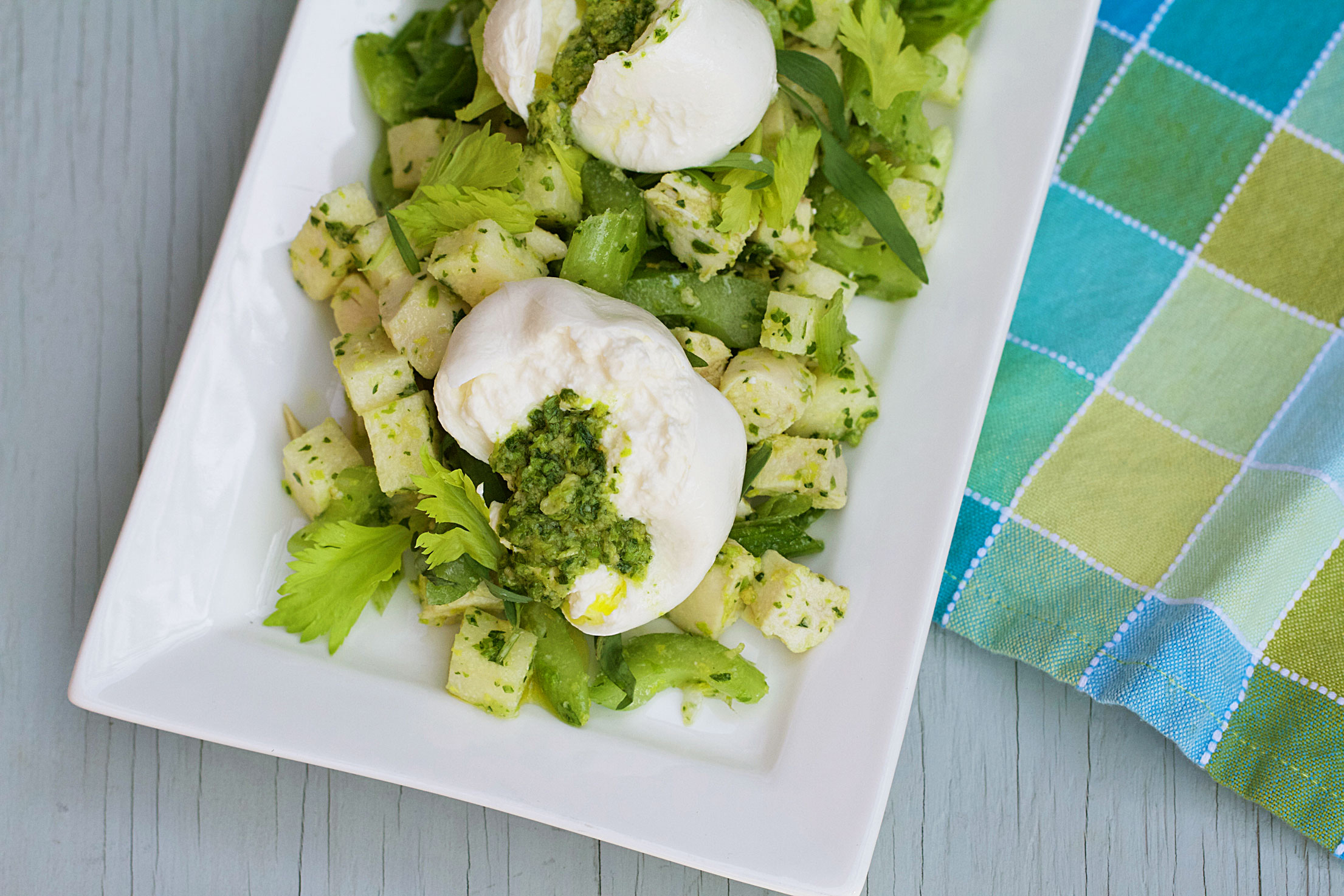 ﻿﻿Chicken and Jicama Salad with Celery Leaf Pesto