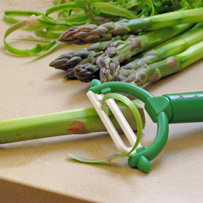 peeling asparagus