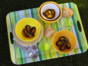 Mussels in a warm mustard saffron sauce