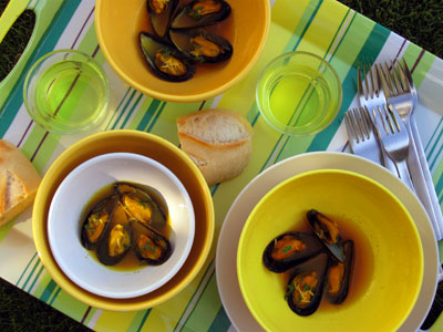 Steamed Museels with Mustard and Saffron Broth