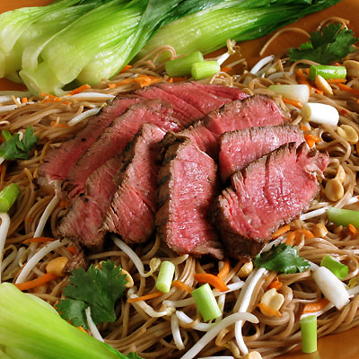 Cold noodle salad with beef